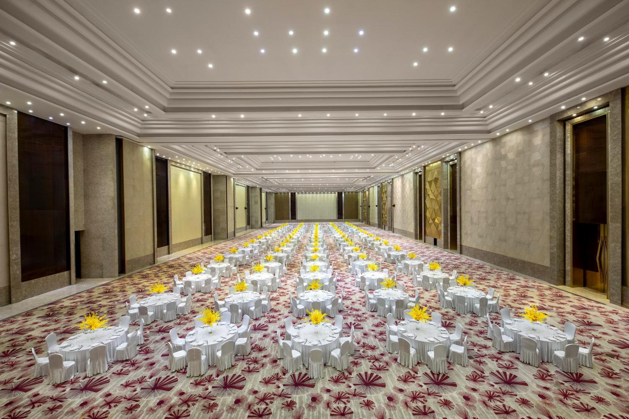 Отель Wyndham Grand Циндао Экстерьер фото