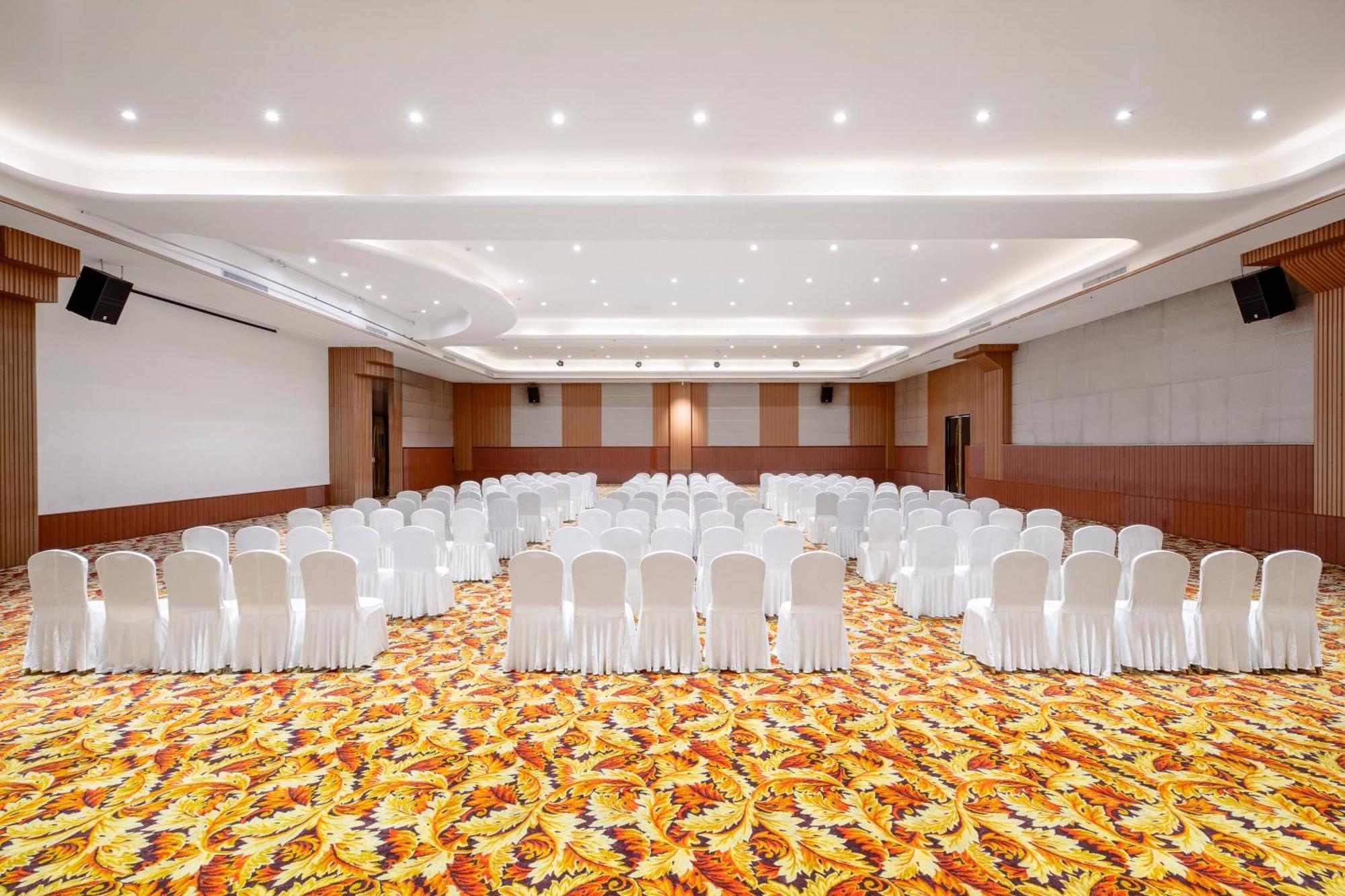 Отель Wyndham Grand Циндао Экстерьер фото