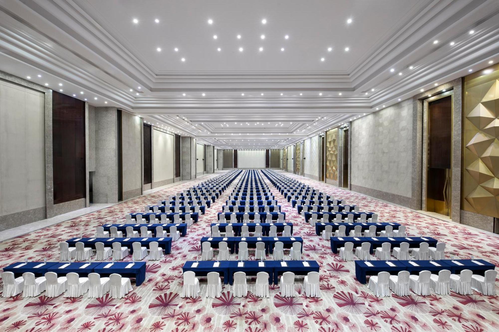 Отель Wyndham Grand Циндао Экстерьер фото