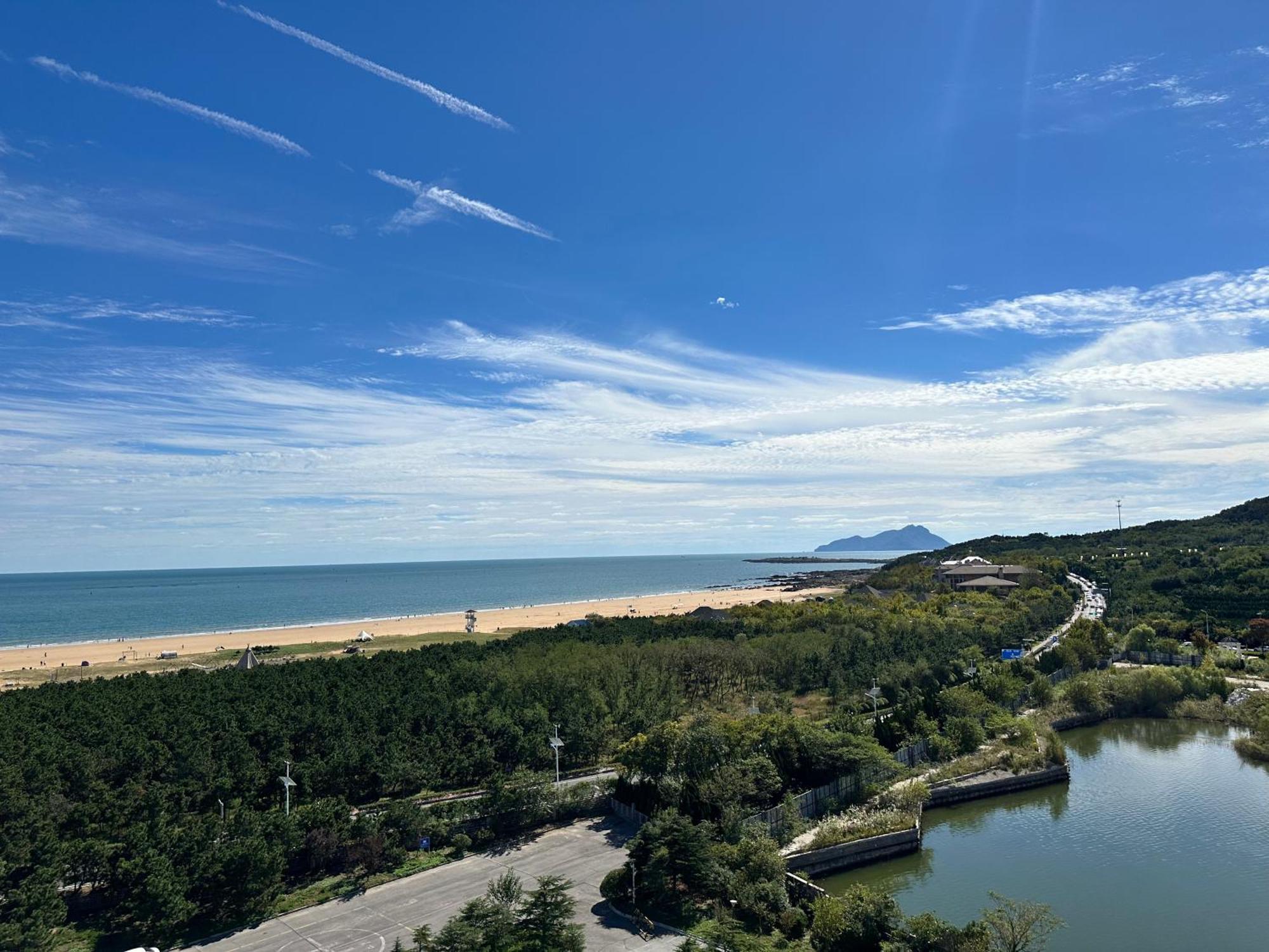 Отель Wyndham Grand Циндао Экстерьер фото