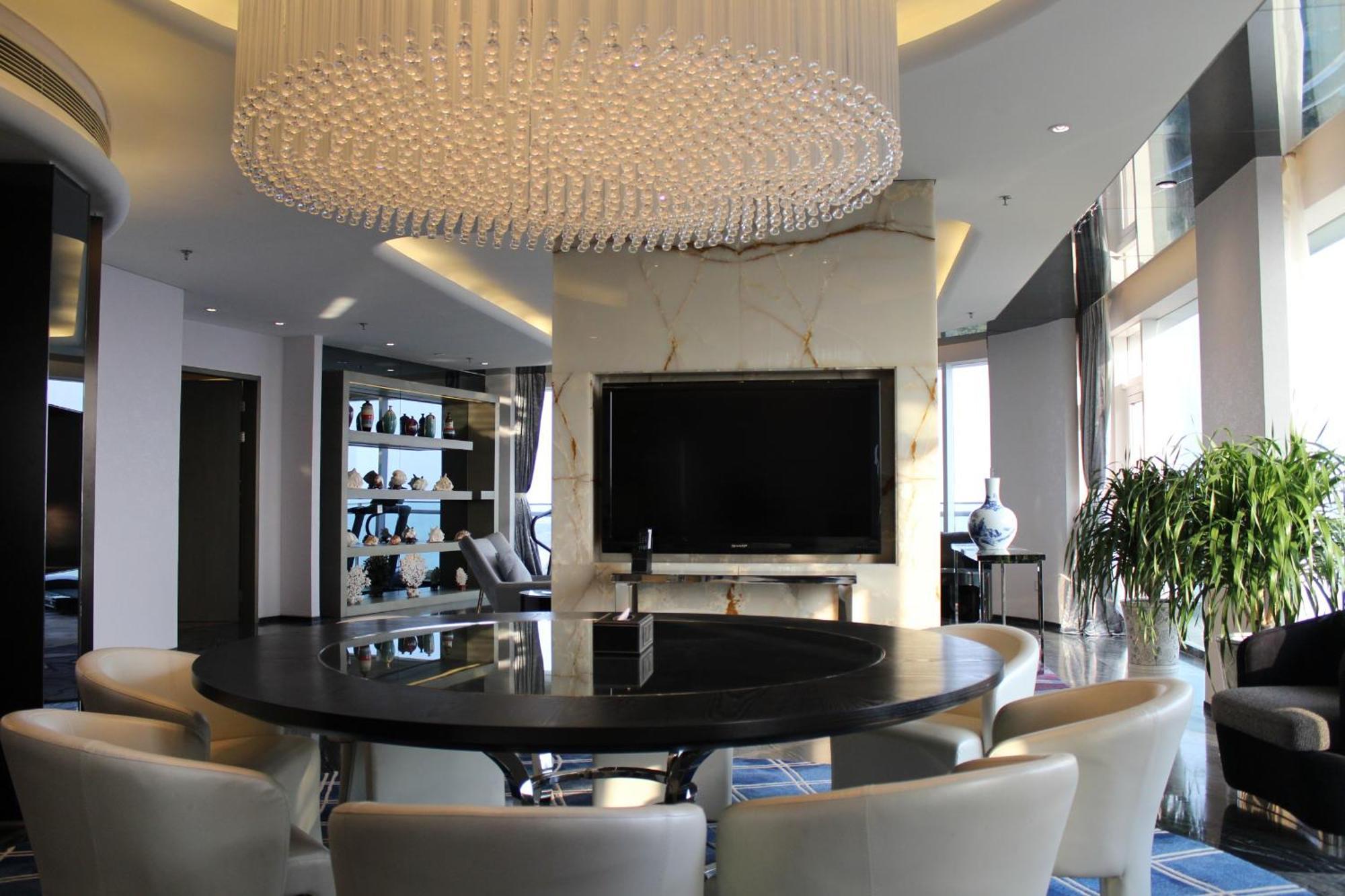 Отель Wyndham Grand Циндао Экстерьер фото