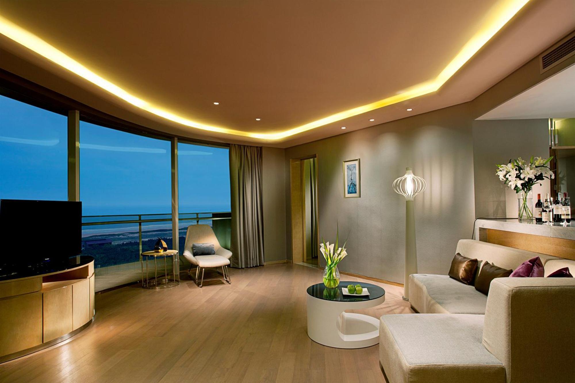 Отель Wyndham Grand Циндао Экстерьер фото