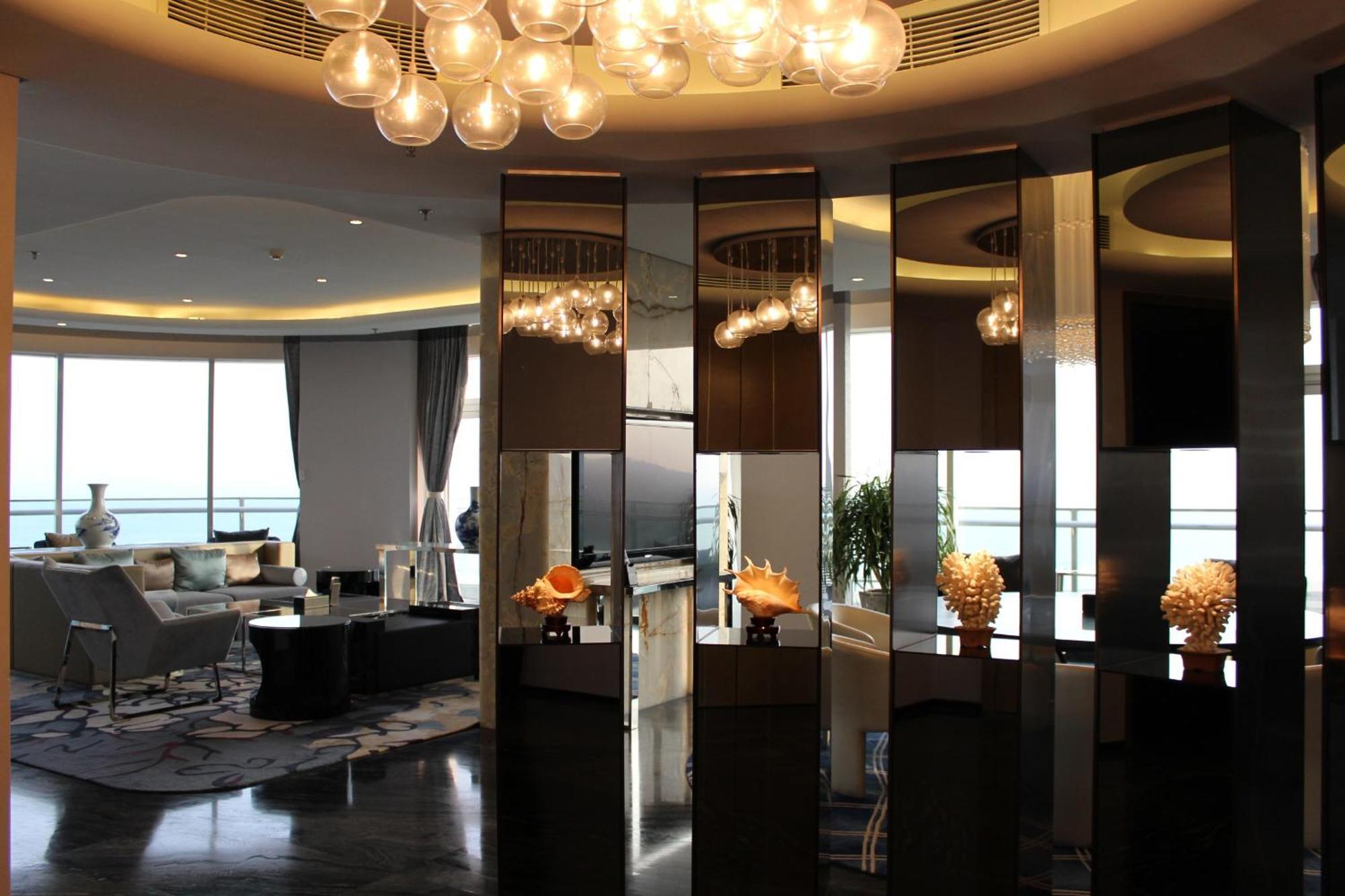 Отель Wyndham Grand Циндао Экстерьер фото