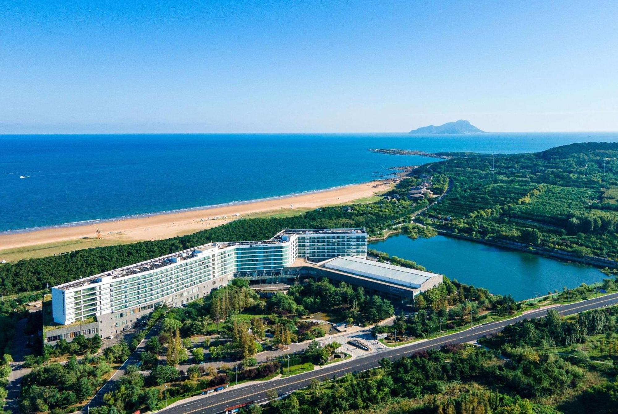 Отель Wyndham Grand Циндао Экстерьер фото