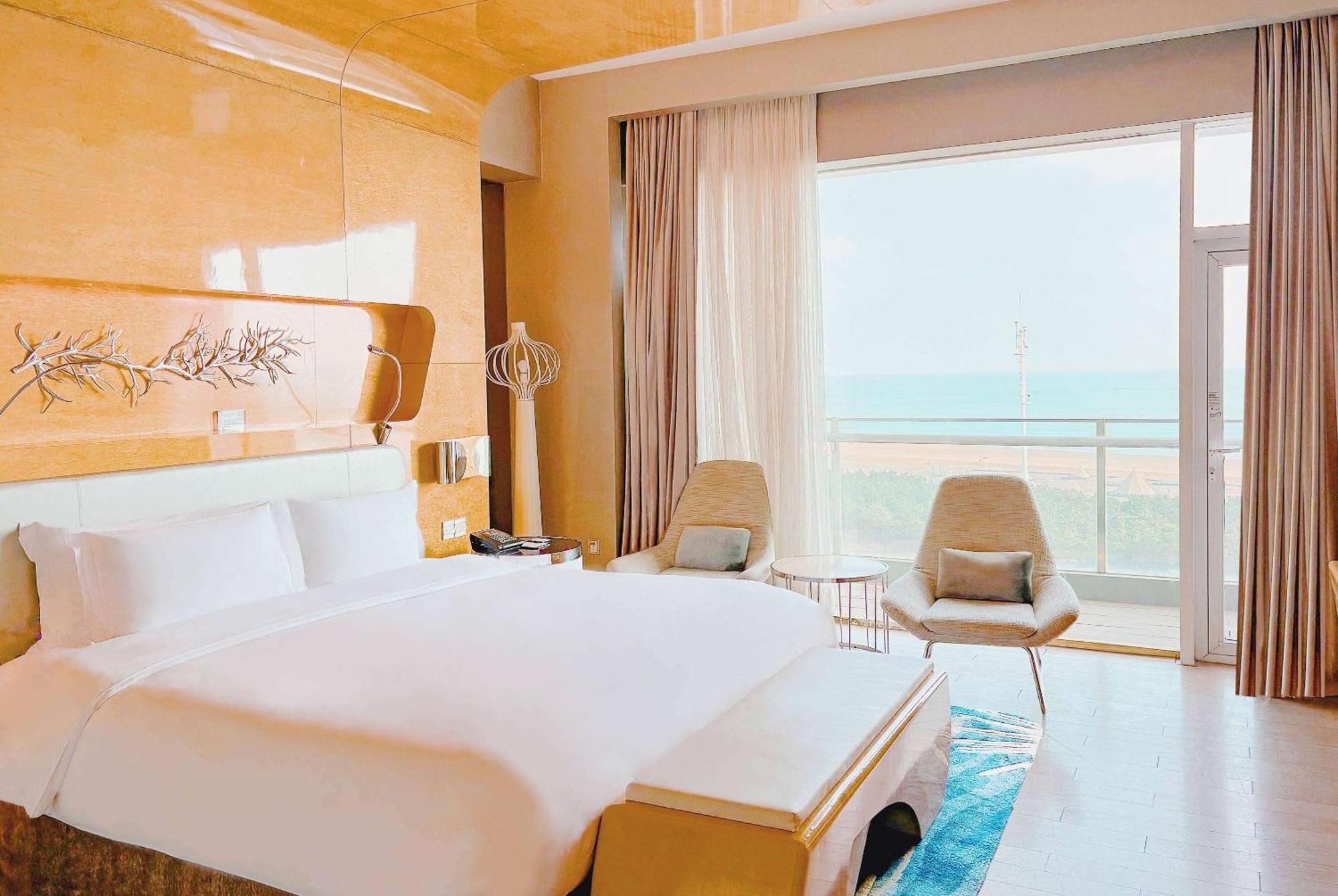 Отель Wyndham Grand Циндао Экстерьер фото